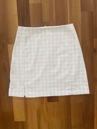 Brandy Melville Rock kariert weiss rosa