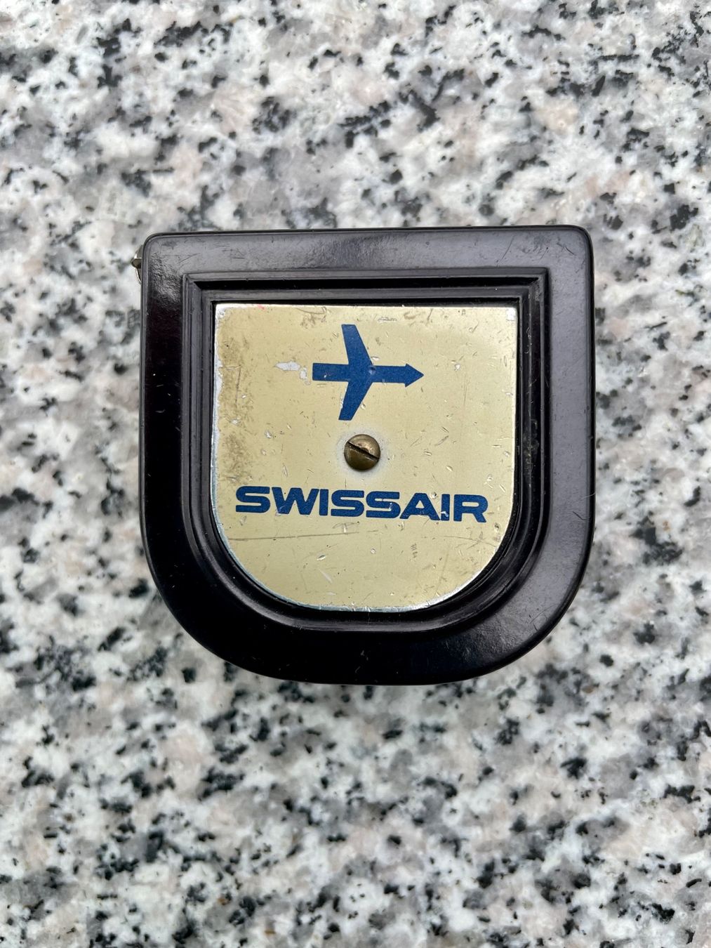 Mesurer: Swissair, altes Logo, Rollmassband – D'occasion à Wallbach par paxnic