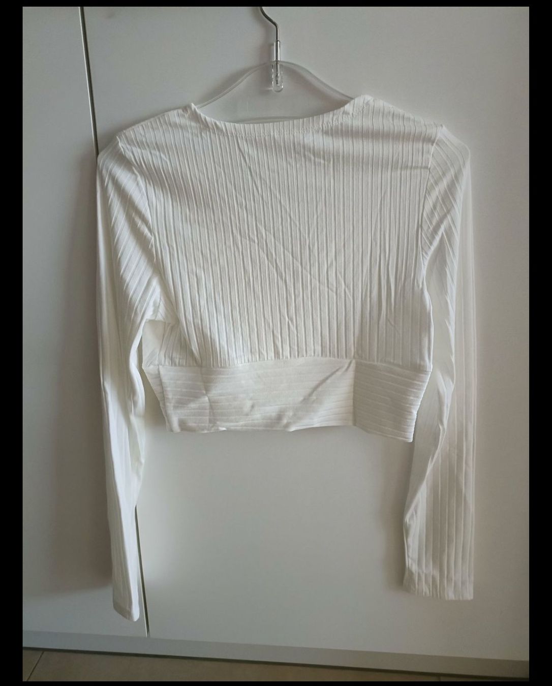 Top: Weisse Langarm Crop Top - Grösse S – Nuovo (secondo la descrizione) da Birmenstorf AG venduto da Reninata 2