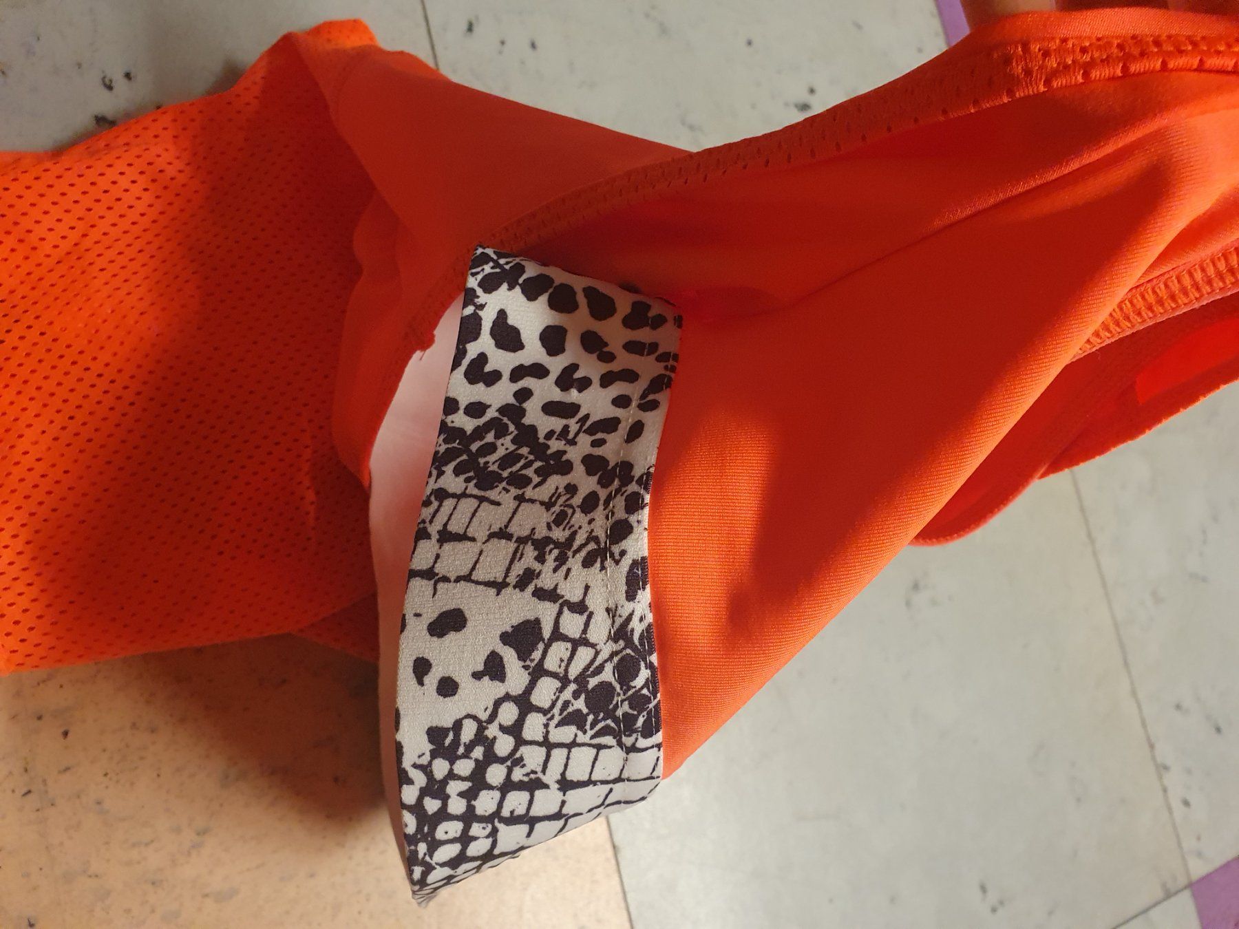 H&M Top: Fitness T-Shirt/Top – Usato da Moosseedorf venduto da Sonnenschein.. 4