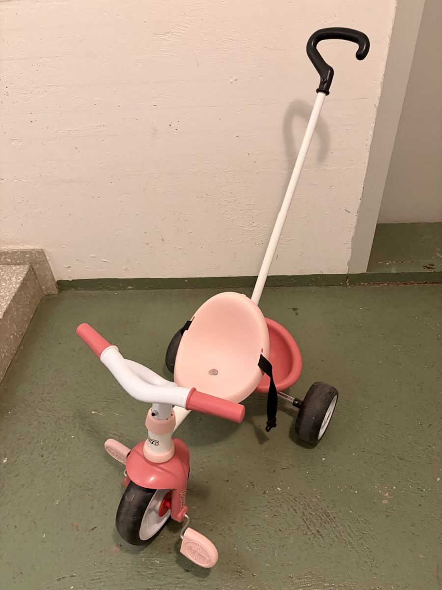 Smoby Fahrzeuge für Kinder: Dreirad Smoby – Gebraucht aus Wittenbach von laramarighetto