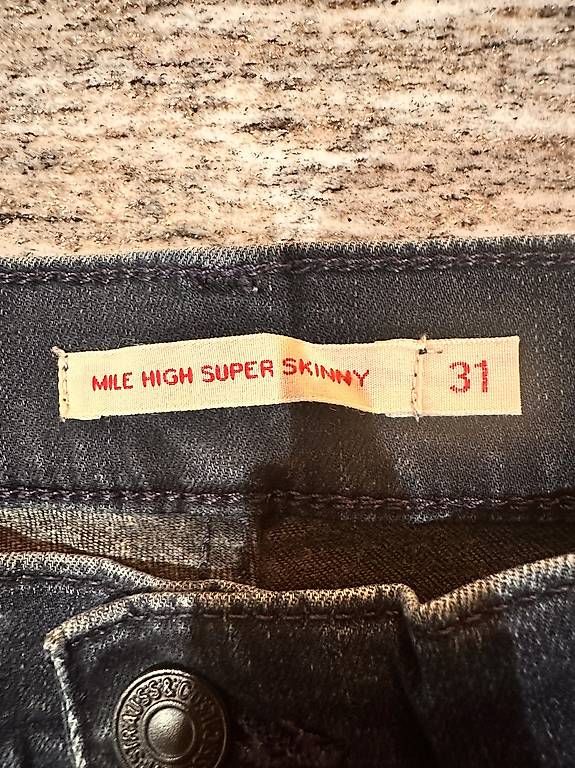 Levi's Jeans: Levi's Jeans Damen W31/L30 – Gebraucht aus Wallisellen von Udj93 1