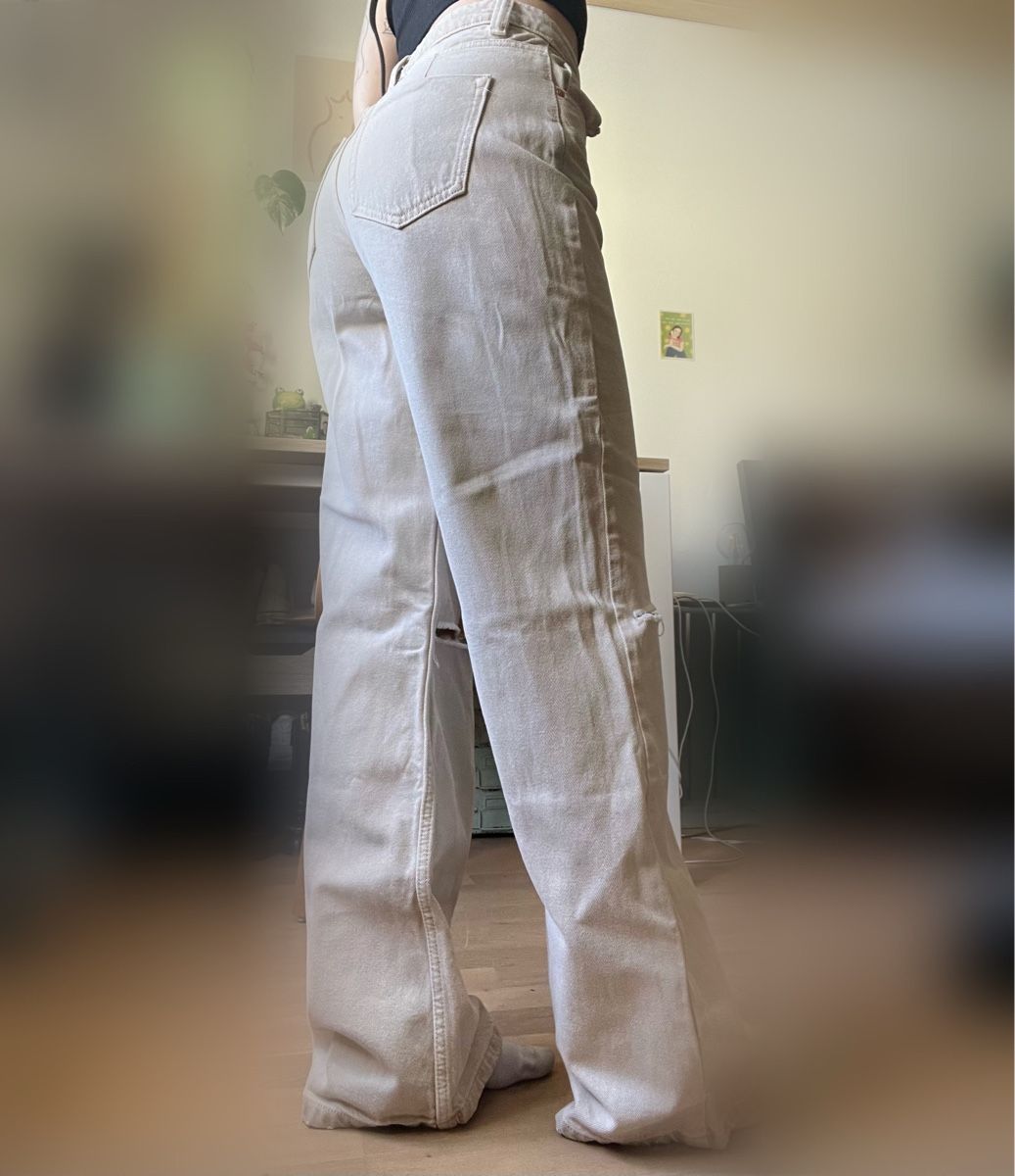 Bershka Jeans: Jeans beige Bershka – Usato da Saignelégier venduto da froglover16 1