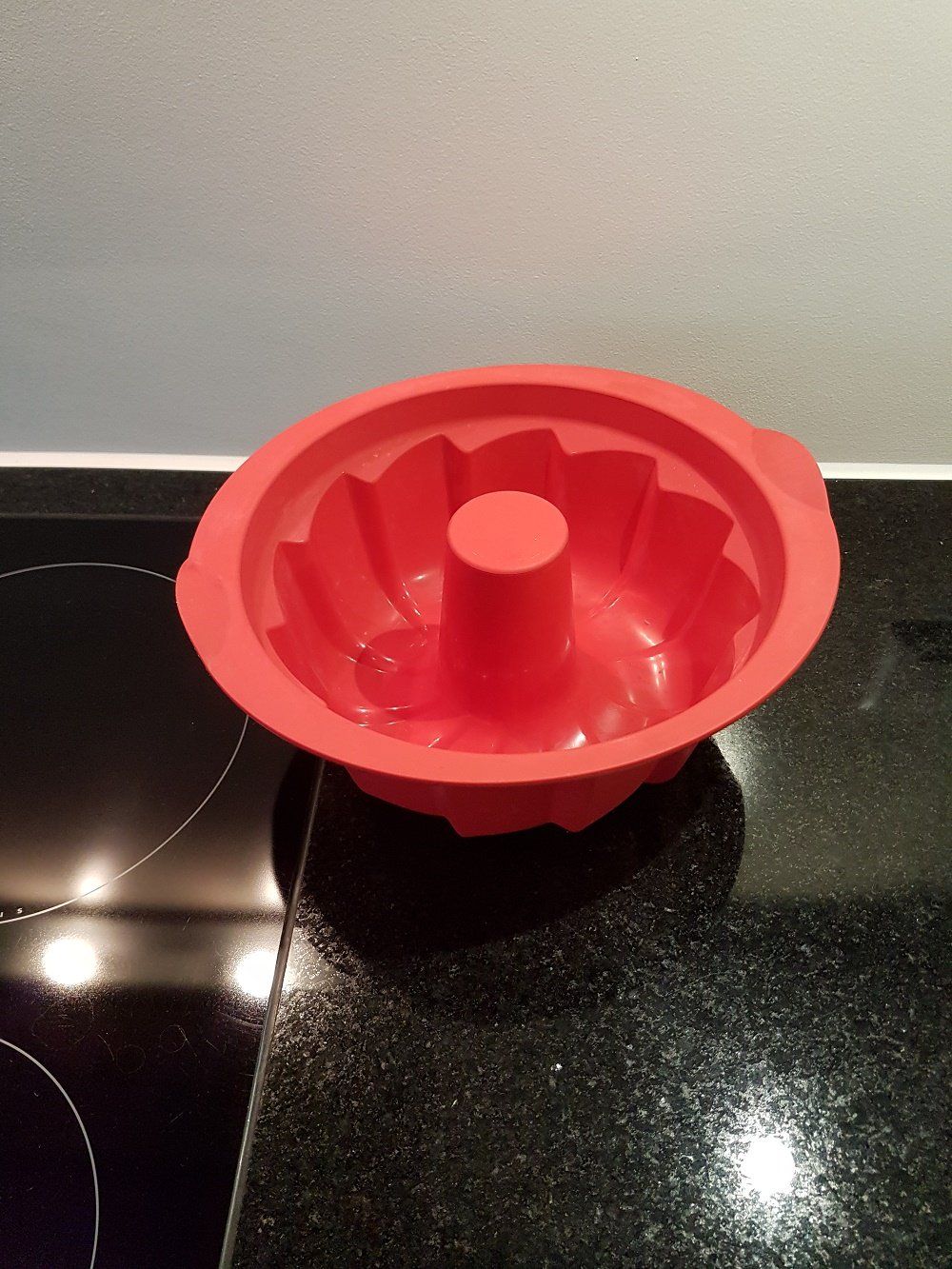 Tupperware Teglie da forno: Tupperware Gugelhupf Form Silikon Backen Kuchen Kochen – Usato da Oberentfelden venduto da Creapoint 3