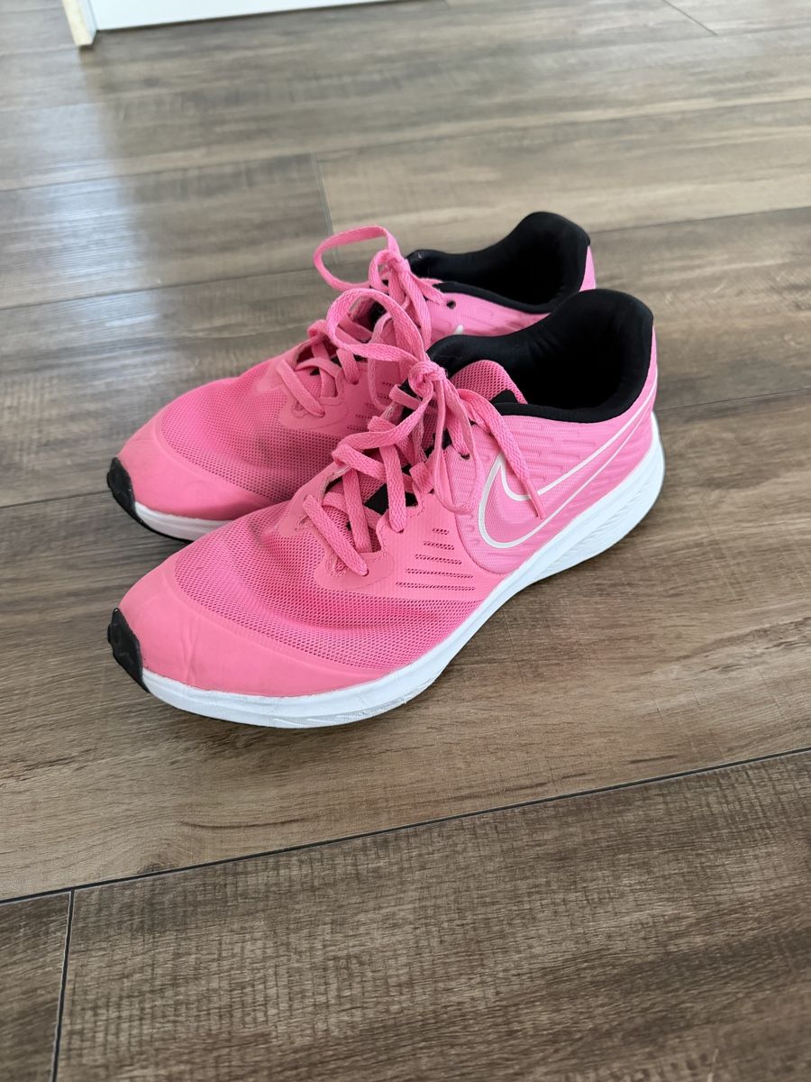 Nike Scarpe da donna: Pinke Nike Star Runner Schuhe, Grösse 39 – Usato da Wangen b. Olten venduto da Olten86 1