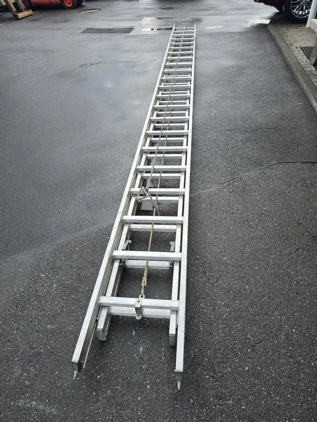 Scale: Feuerwehr Handschiebe Leiter Alu 2-Teilig – Usato da Cham venduto da WB2223 3