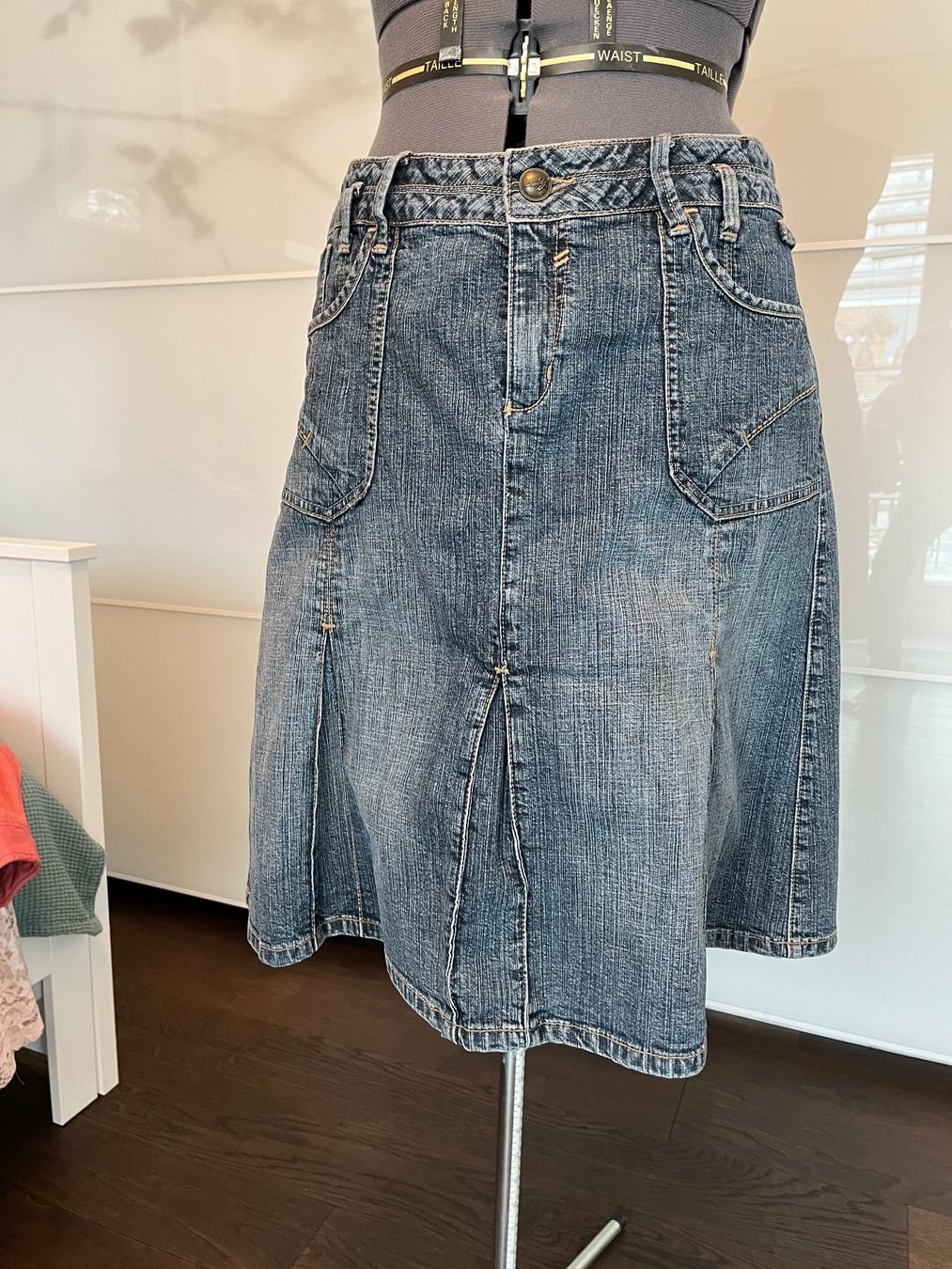 Jeans: Jeansjupe blau Grösse 44 – Usato da Rümlang venduto da Blume817