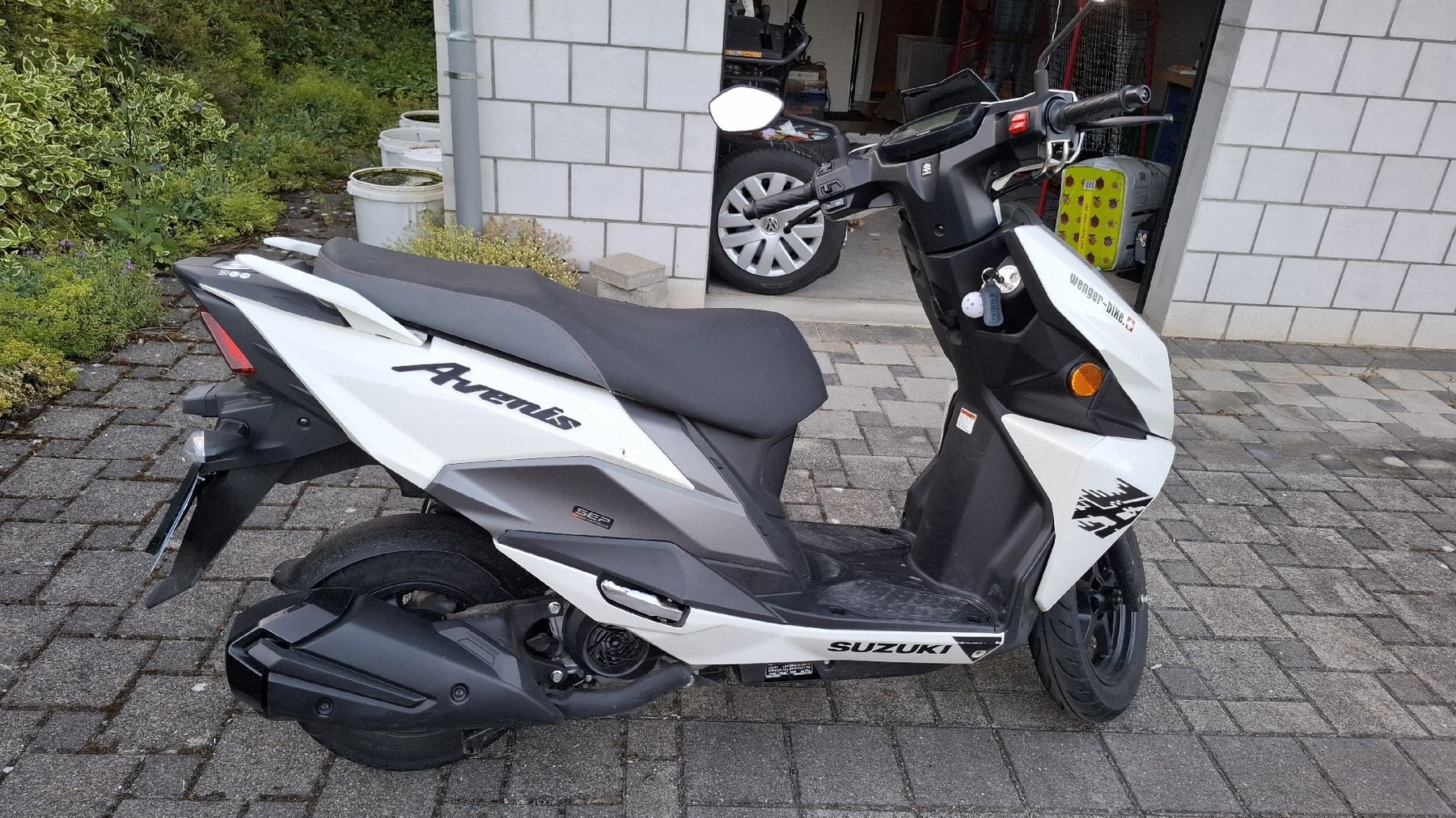 Suzuki Scooter: Roller Scooter Suzuki Avenis 125 – Usato da Brünisried venduto da san_74_bu 1