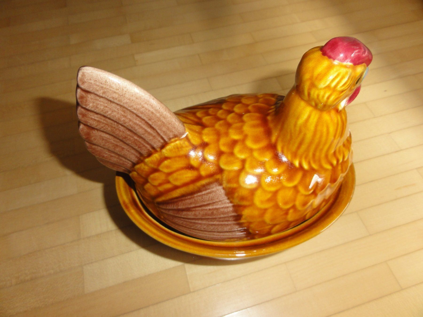 Set di piatti: Keramik Huhn mit Ei, – Usato da Steffisburg venduto da Robinh.17 6