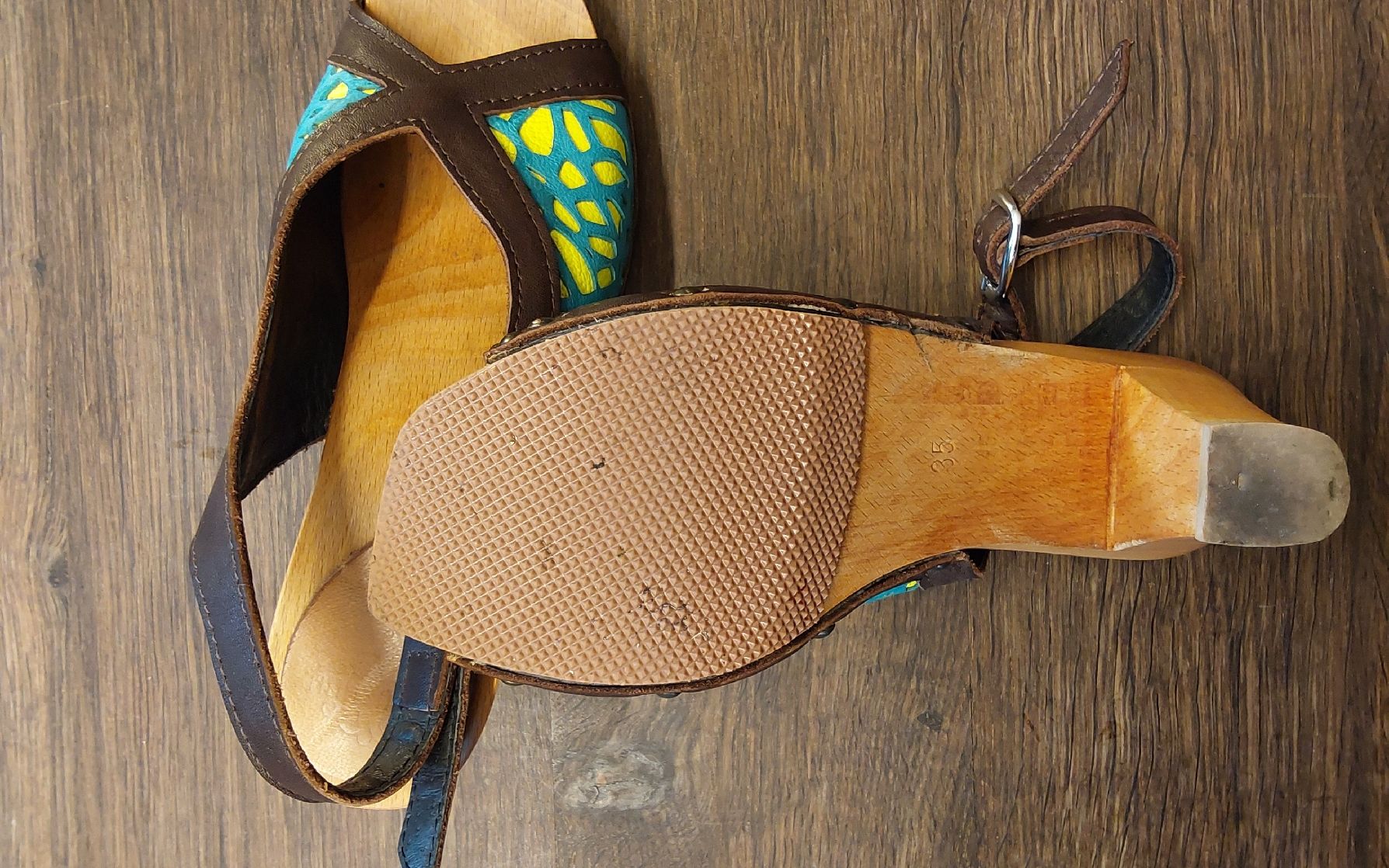 Scarpe da donna: Tokushuu Zoccoli 35 – Usato da Köniz venduto da scopello12 5