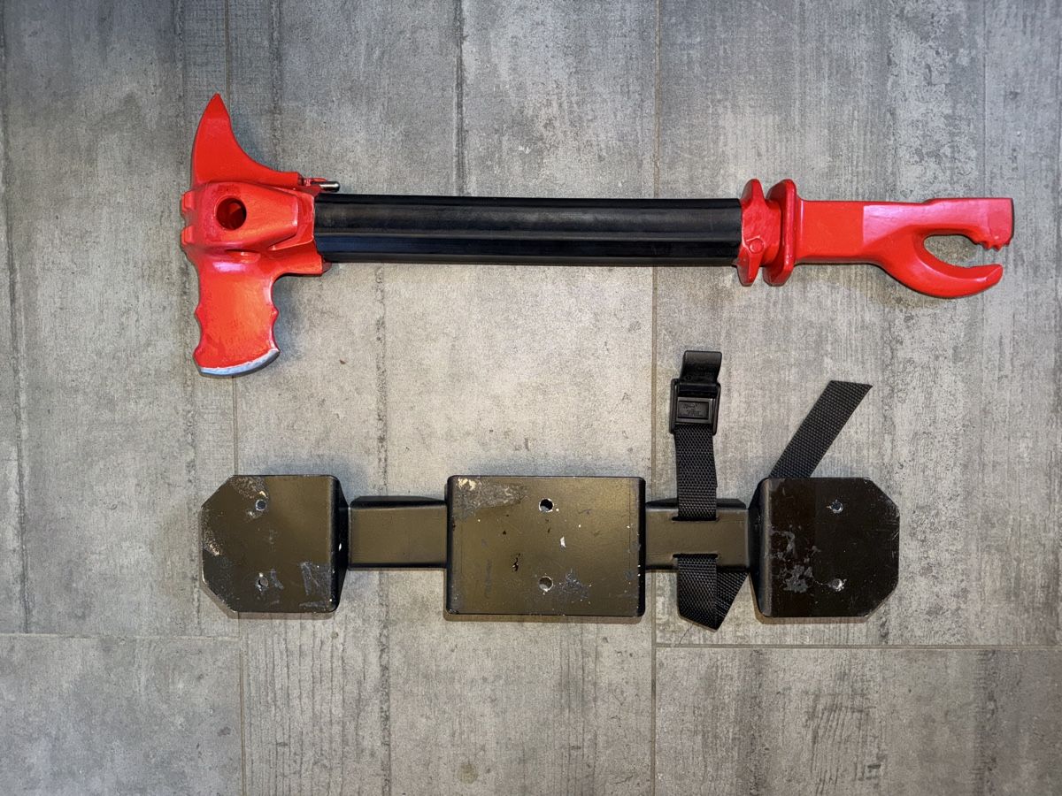 Alle Werkzeuge: FORCE Rescue Tool Axt Beil Feuerwehr Rettung Ferno – Gebraucht aus Meiringen von sellswiss 2
