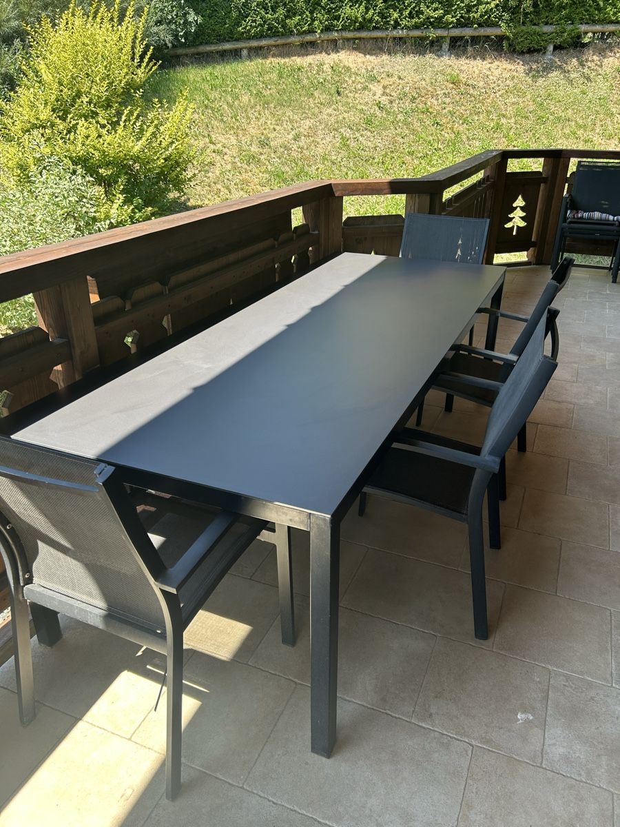 Pfister Tischset: Table et chaises d'extérieur ensemble bon état – Gebraucht aus Lonay von gpe_v5m8 5