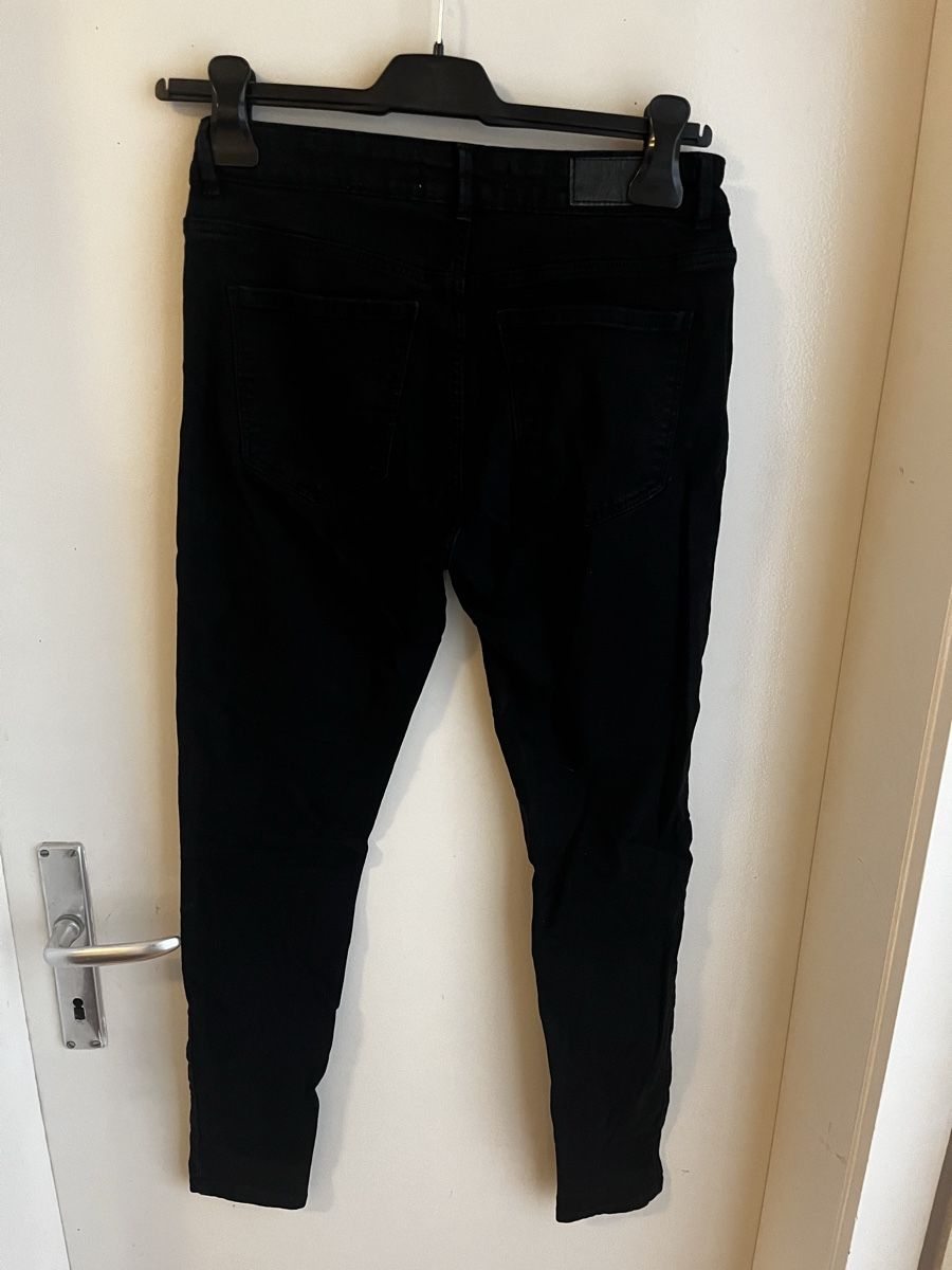 Pull&Bear Jeans: Schwarze Jeans Pull&Bear Gr. 38 Top Zustand – Gebraucht aus Schübelbach von lan_2rdc 1