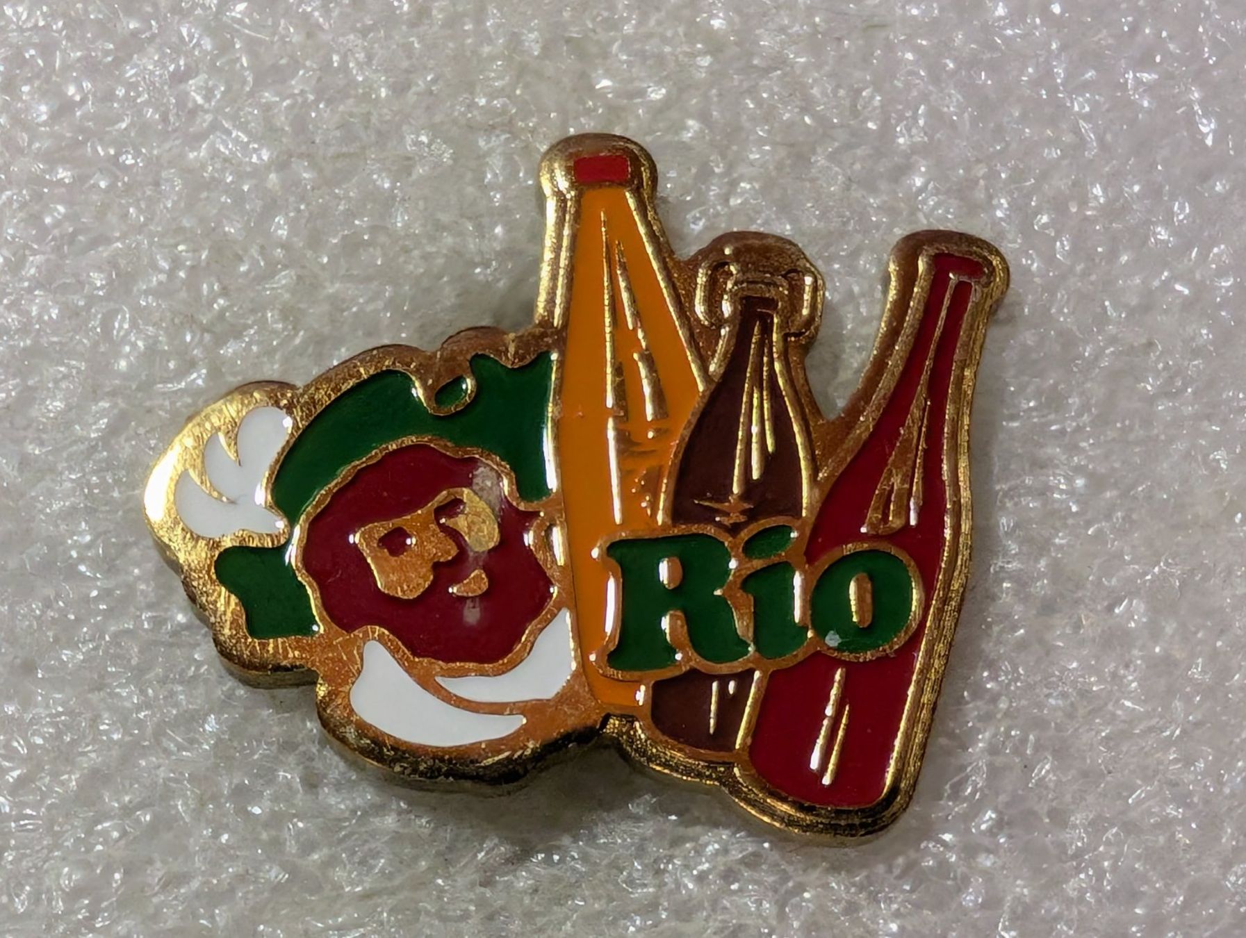 Plaketten & Abzeichen: Ansteckpin 107: Rio – Gebraucht aus Oppligen von Pin-Fall-Shop