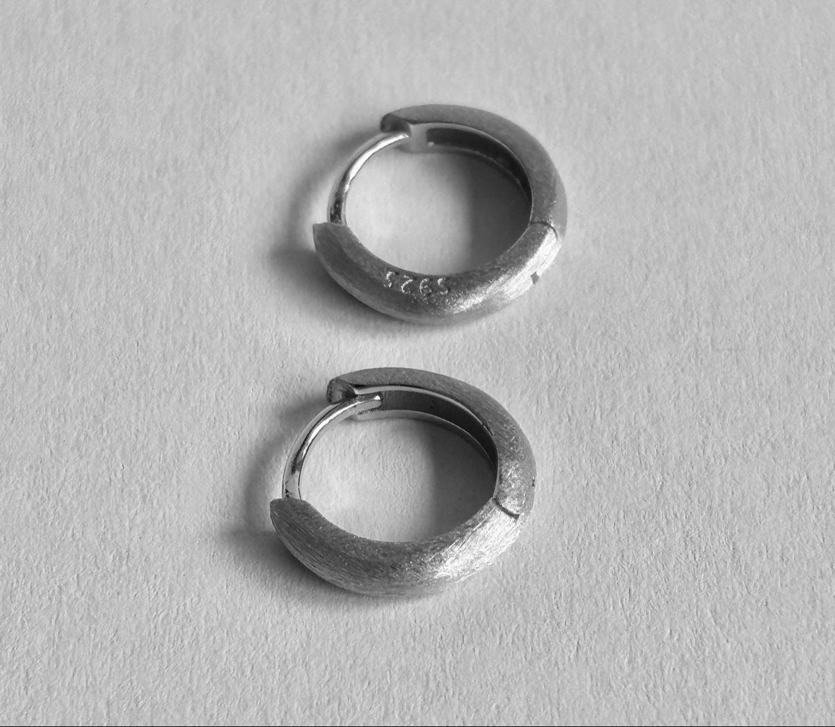 Orecchini pendenti & Orecchini a lobo: Small Huggies Earrings. 925 silver.size 8.5 mm – Nuovo (secondo la descrizione) da Dübendorf venduto da S1973E 4