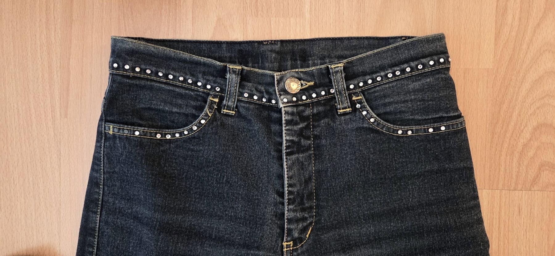Jeans: Y2K Strass-Jeans Dunkelblau, Circa Gr. S – Usato da Winterthur venduto da sheryljasmine95 2
