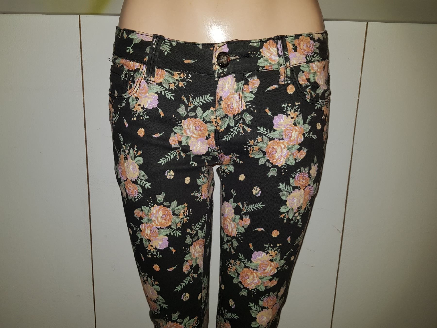 Yes Or No Jeans: YES OR NO Jeans Taille / Grosse 36 – Usato da Cossonay-ville venduto da Super-Price-Quality 1