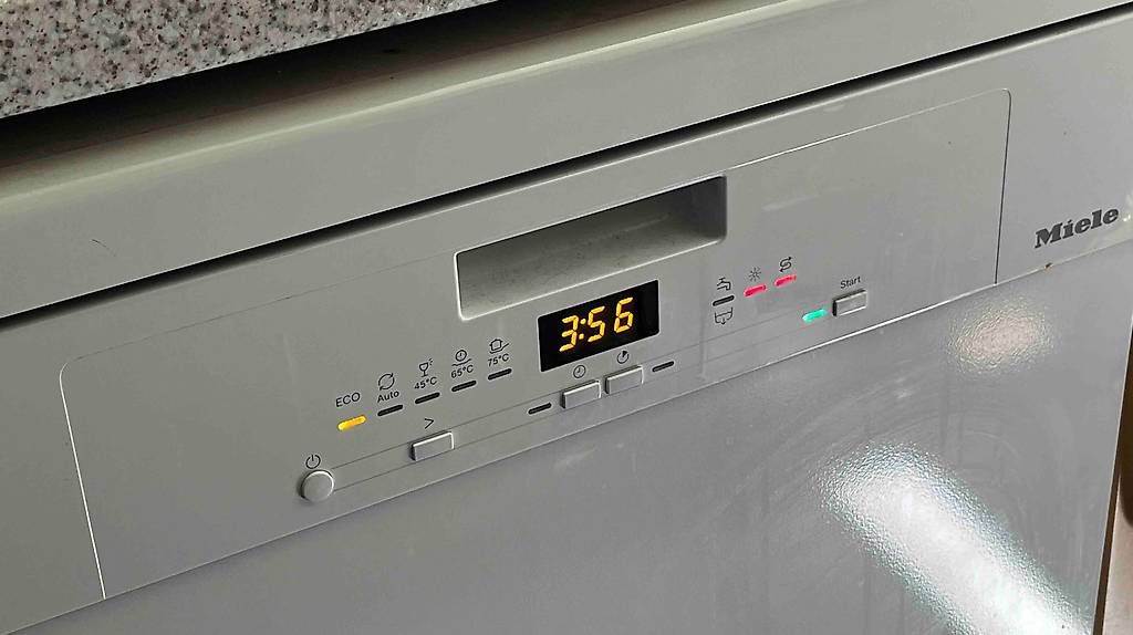 Lavastoviglie: Lave-vaisselle Miele encastrable, parfait état – Usato da Genève venduto da arturocorrales 3