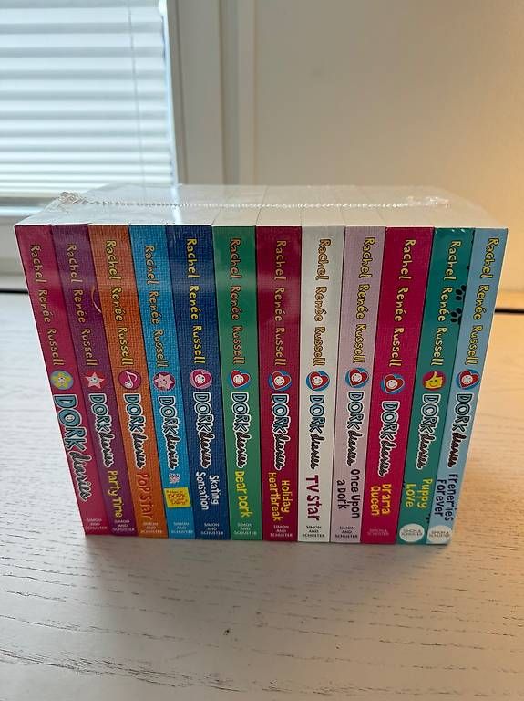 Libri: Dork Diaries 12er Set - Neu & OVP – Nuovo e nell'imballaggio originale da Hurden venduto da rac_wyf8 1