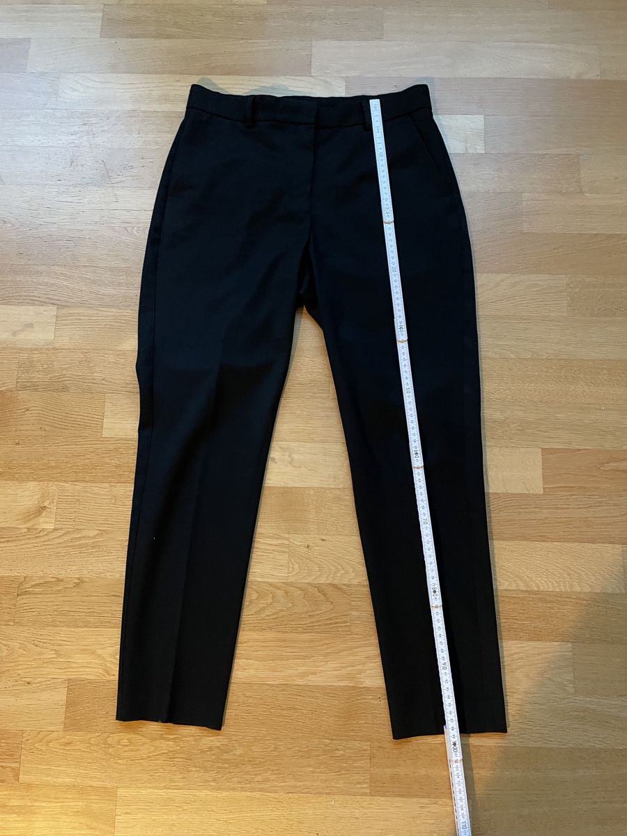 Pantalons: Schwarze Stoffhose – D'occasion à Basel par tam_xx5y