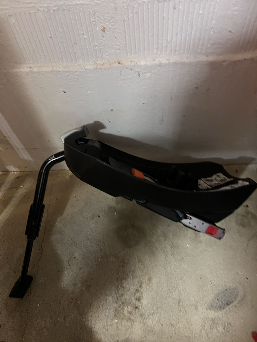 Chicco Auto-Kindersitze: Chic o siège bébé avec base Isofix – Gebraucht aus La Neuveville von Osephaishvili 4