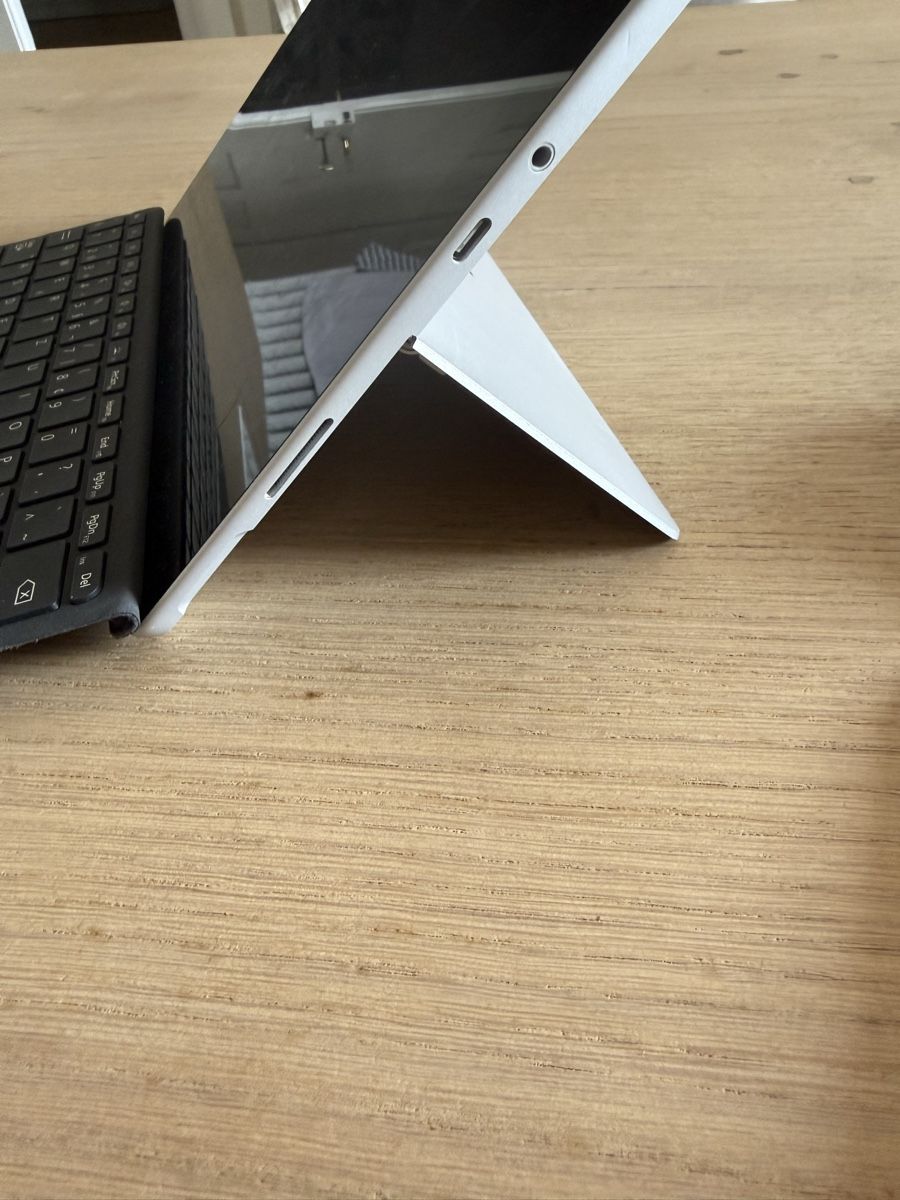 Microsoft Tablettes PC: Microsoft Surface Go inkl. Maus und Cover – D'occasion à Bern par Franz8044 2