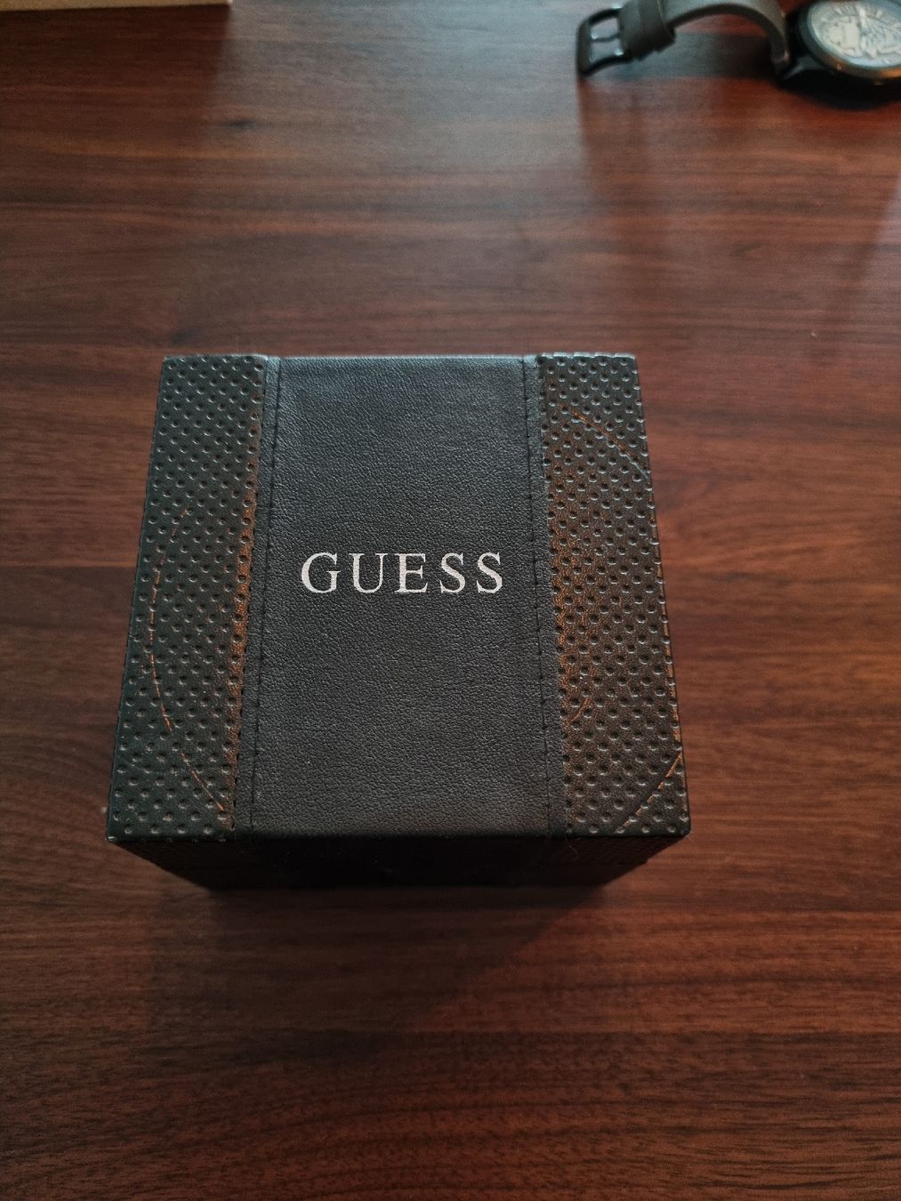 Guess Uhren: Guess Uhr Schwarz Carbon – Gebraucht aus Bülach von cf96 3