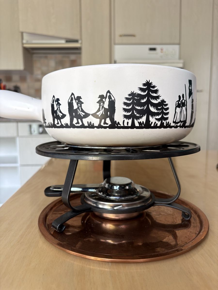 Rössler Set di piatti: Rössler Fondue Set mit Brennpaste – Usato da Dinhard venduto da virginiaisabel_