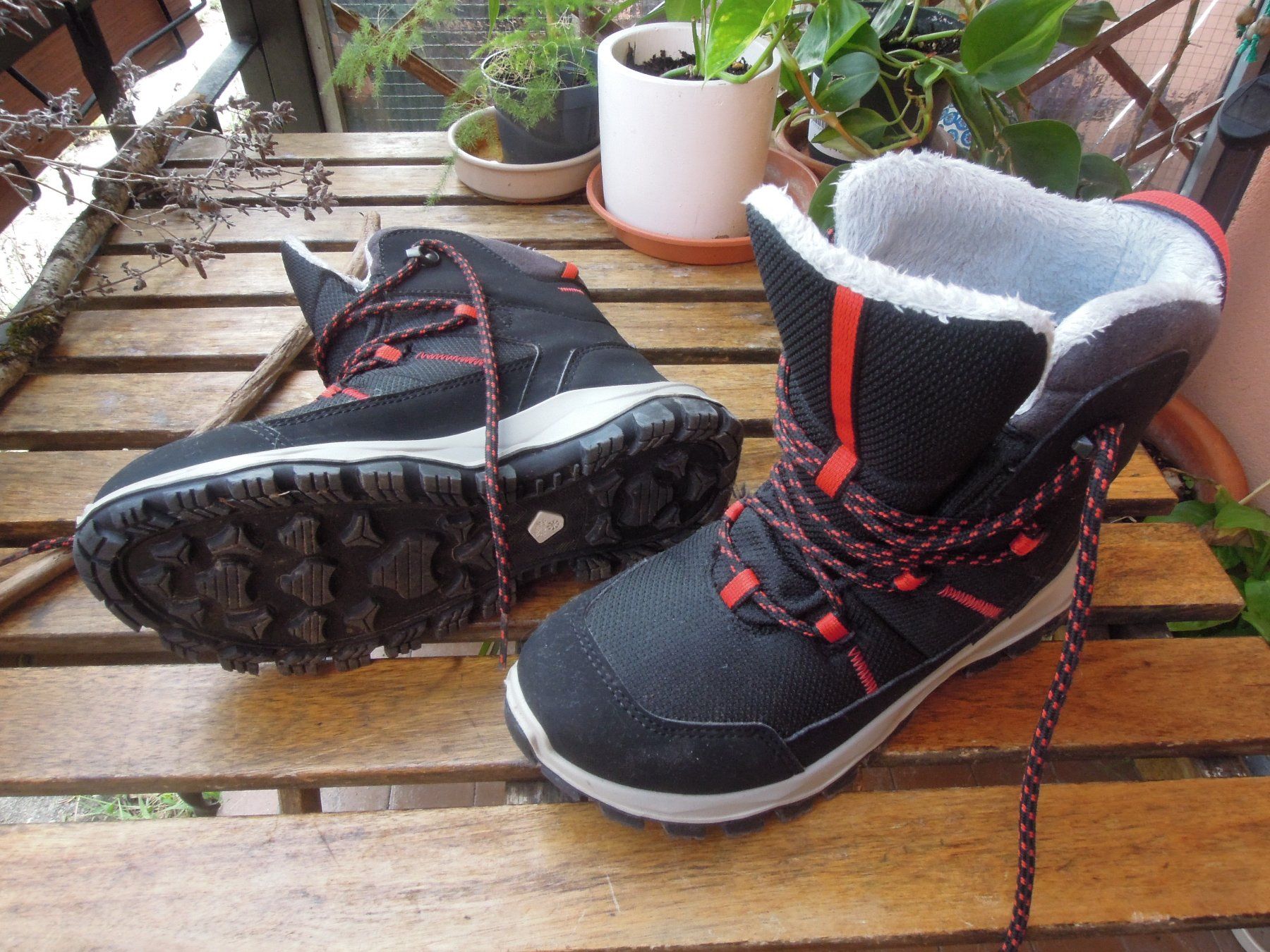 Decathlon Scarpe per ragazzi: Schnee-schuhe Quechua nr.35 – Usato da Morbio Inferiore venduto da supermammuth 3
