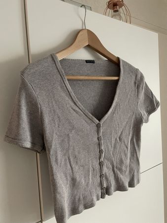T-shirt Brandy Melville gris, col V, boutons, taille S