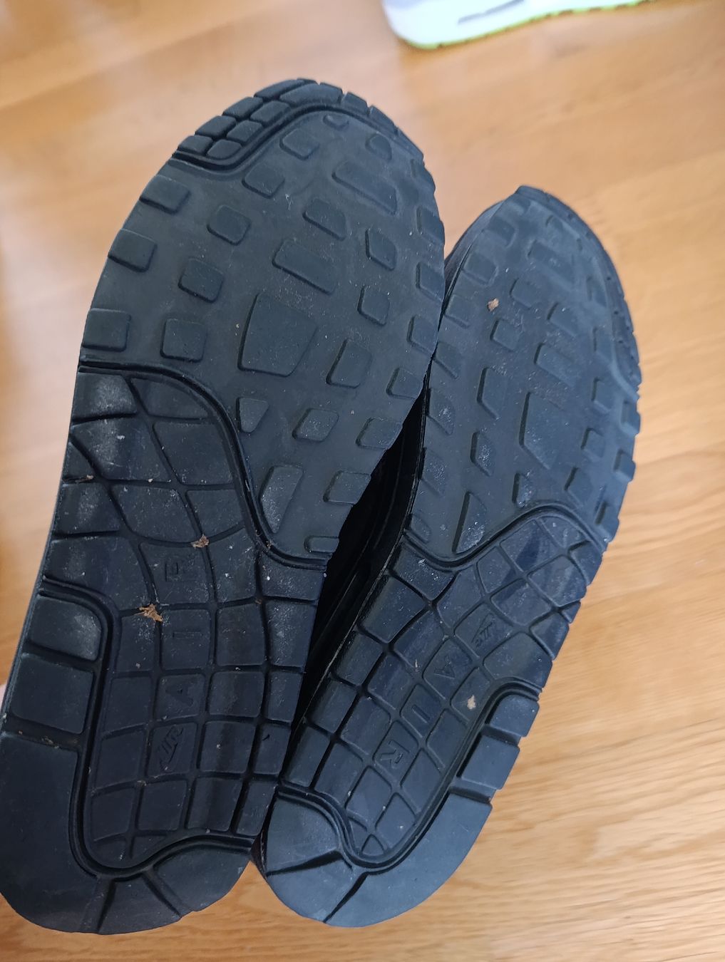Nike Chaussures hommes: Nike Air Max 1 Grösse 42.5 – D'occasion à Baar par L.isa28 5