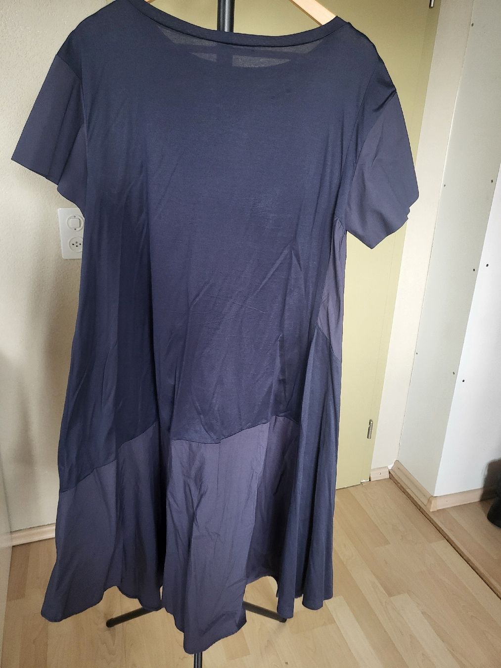 Max Mara Vestiti: Weekend MaxMara Dark Blue Dress, Size M – Usato da Sarmenstorf venduto da zuz_q5kq 3