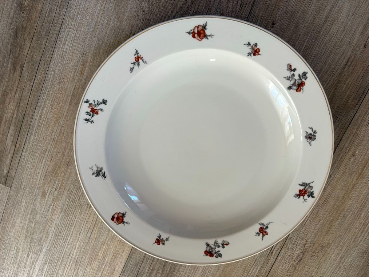 Piatti: Platte- Teller- assiette de présentation - Langenthal 30cm – Usato da Zweisimmen venduto da Domii 2