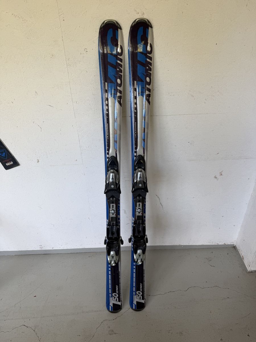 Atomic Sci: Atomic 50 Series Ski 148 cm mit Bindung – Usato da Gurmels venduto da SwissShop21