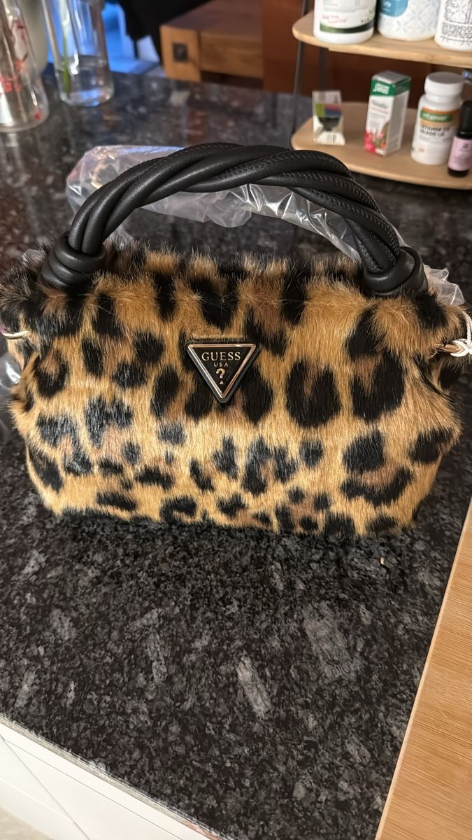 Guess Borse: Guess Shaida Top Handle Crossbody Bag – Nuovo e nell'imballaggio originale da Aathal-Seegräben venduto da lavendelspray