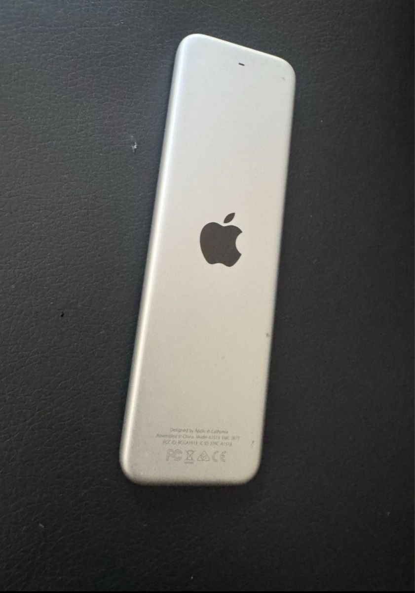 Apple Fernbedienungen: Télécommande Apple TV Siri Remote  – Gebraucht aus Biel/Bienne von Baol1 1