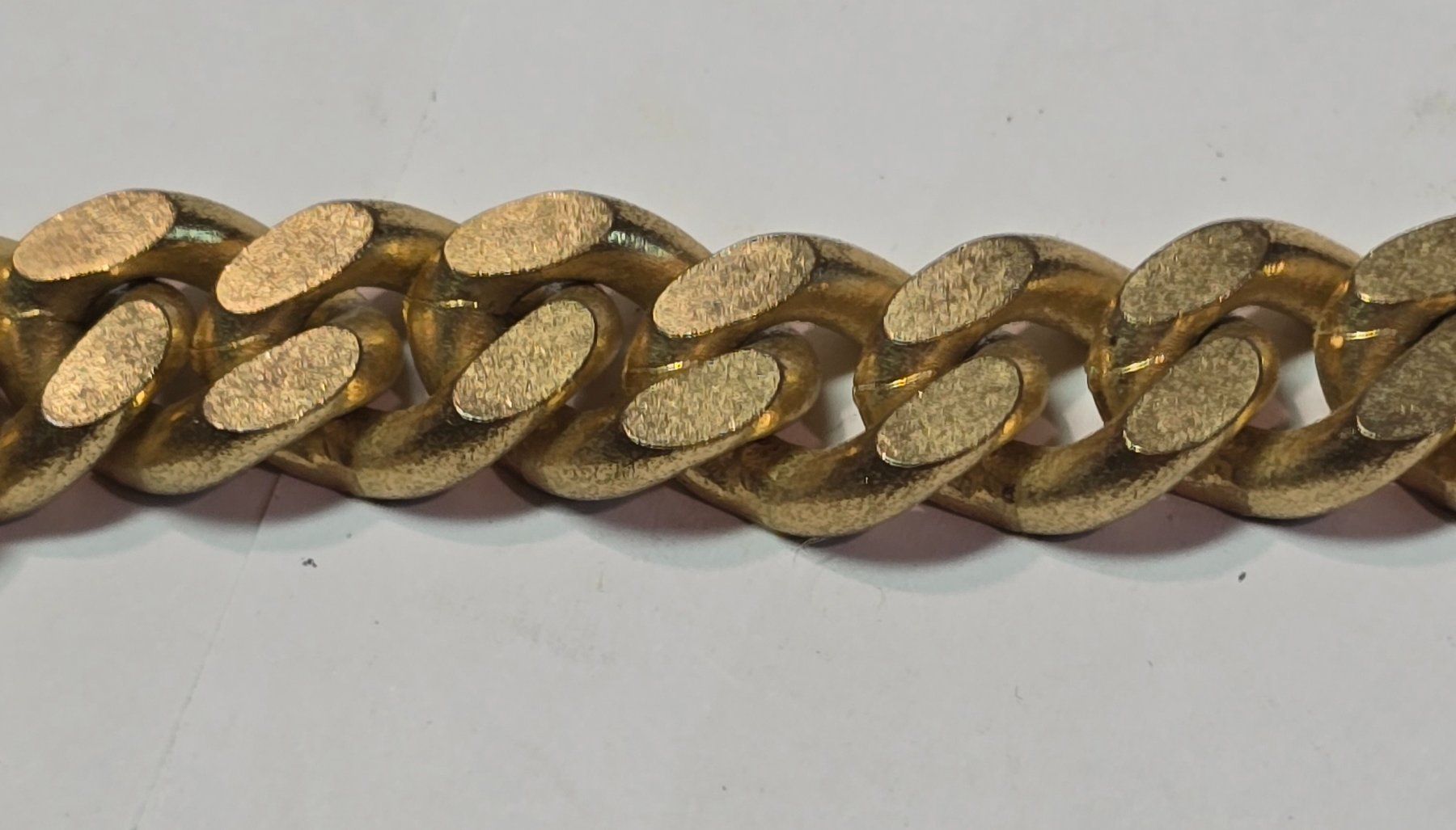 Ketten: Schwere Goldfarbige Kette – Gebraucht aus Ennetbürgen von 50shafali53 1