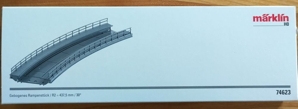 Märklin 74623, Gebogenes Rampenstück R2 437,5mm 30° (Neu und ...