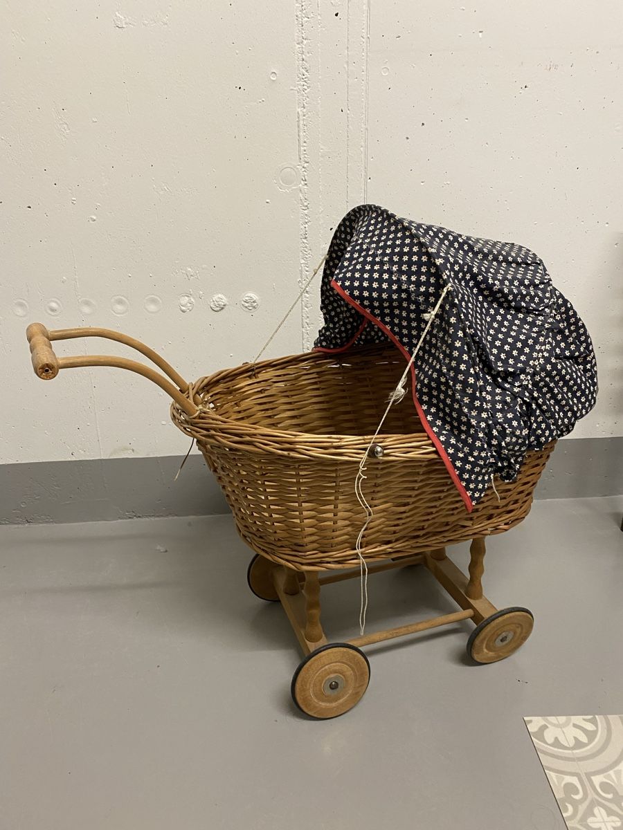 Carrozzine per bambole: Puppenkinderwagen aus Bast – Usato da Fehraltorf venduto da Marian4 2