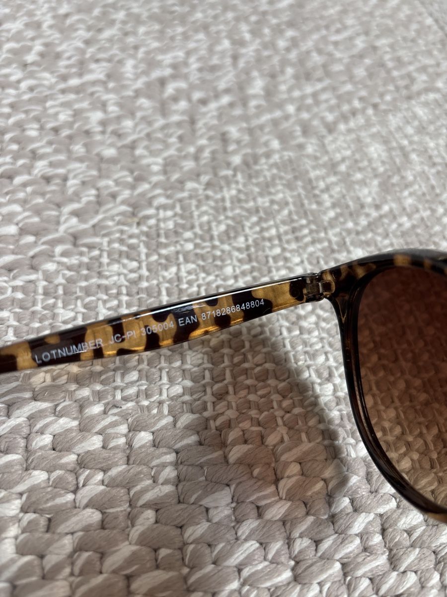 Occhiali & Lenti: Sonnenbrille im trendigen Design – Usato da Wabern venduto da est_jw6s 2