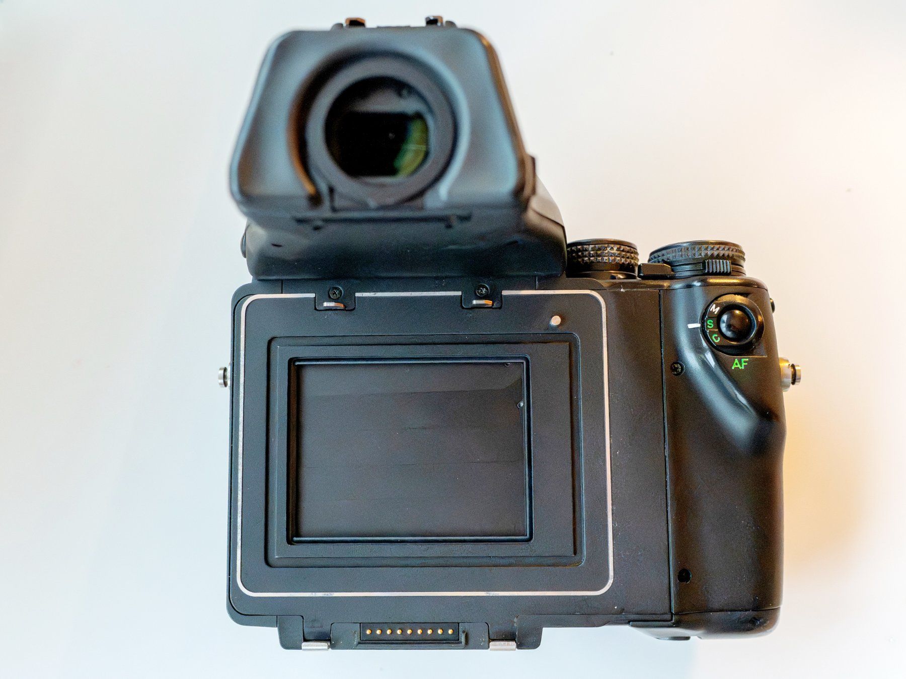 Contax Kamera: Contax 645 - Body – Gebraucht aus St. Gallen von car_tlw5 7