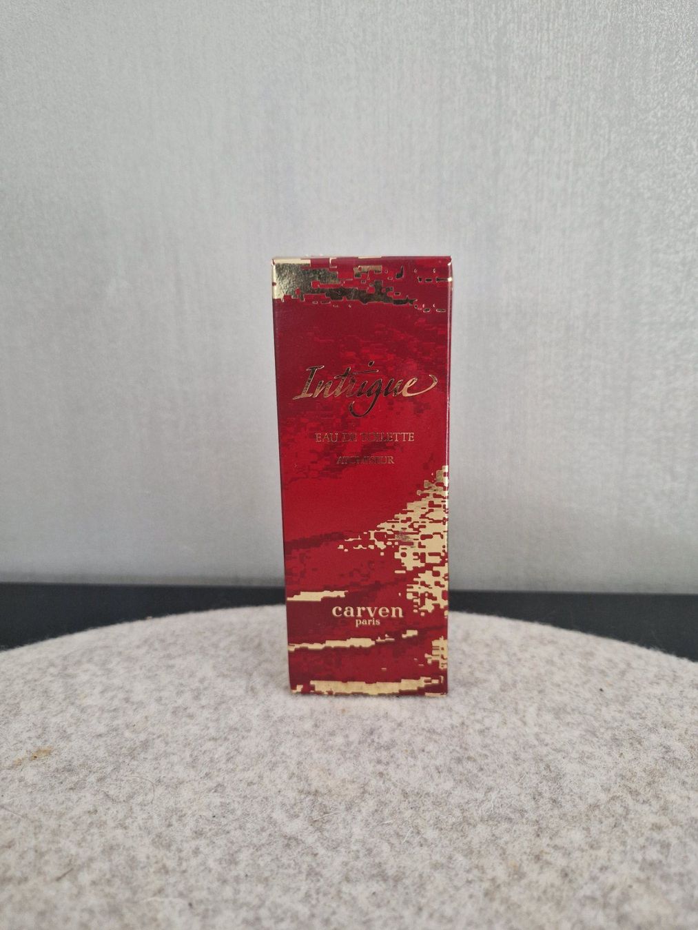 Profumi & Eau de Toilette: Vintage Parfum "Intrigue" von Carven, Paris – Nuovo e nell'imballaggio originale da Kilchberg ZH venduto da siri_77