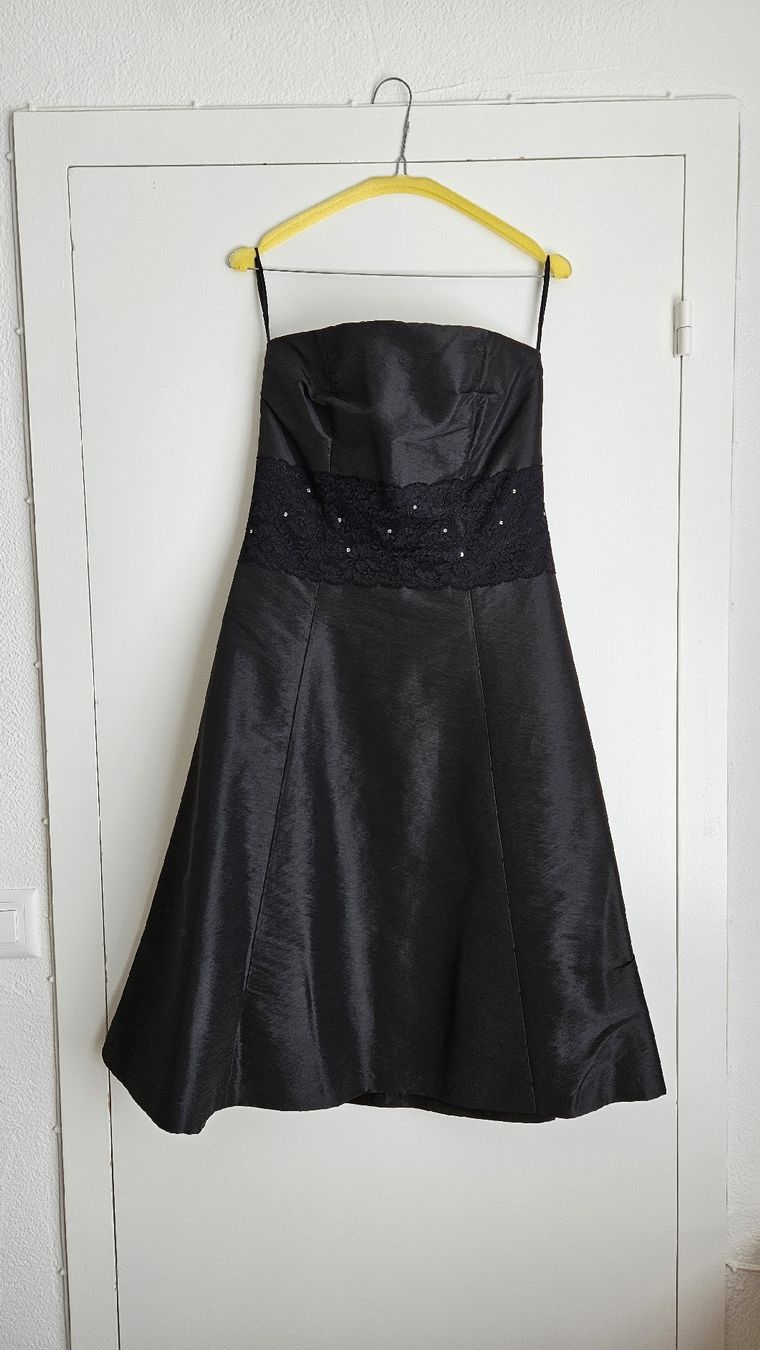 Vestiti: schwarzes Abendkleid, Grösse 38 – Usato da Chur venduto da 107Dalmatiner