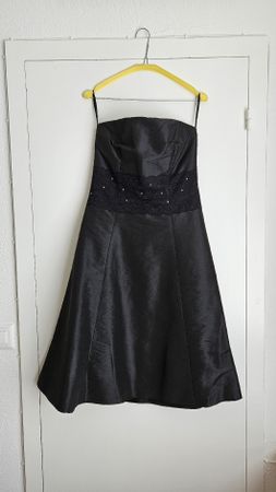 schwarzes Abendkleid, Grösse 38