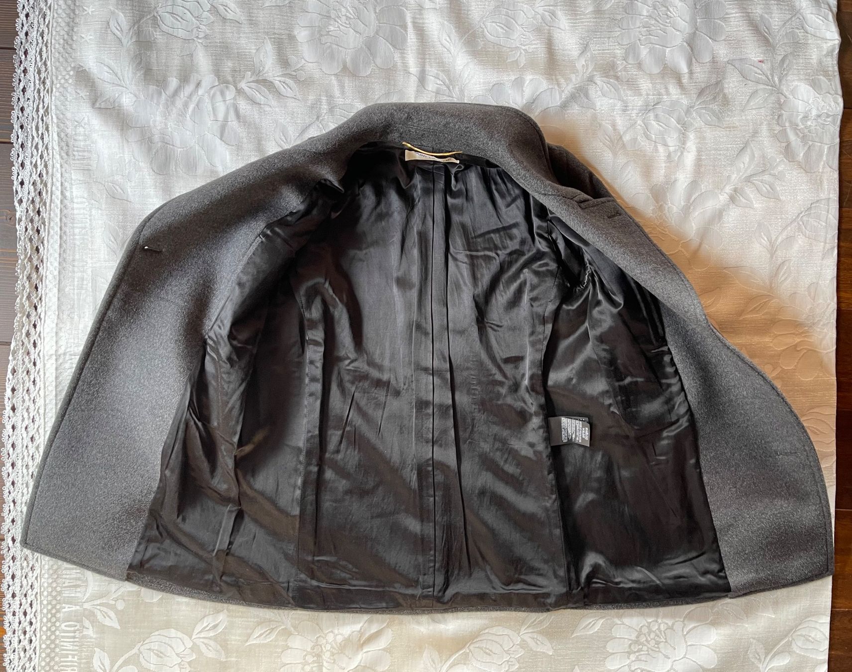 Saint Laurent Mäntel: Saint Laurent coat S 3800$! – Gebraucht aus Barna von orbuyorcry 7