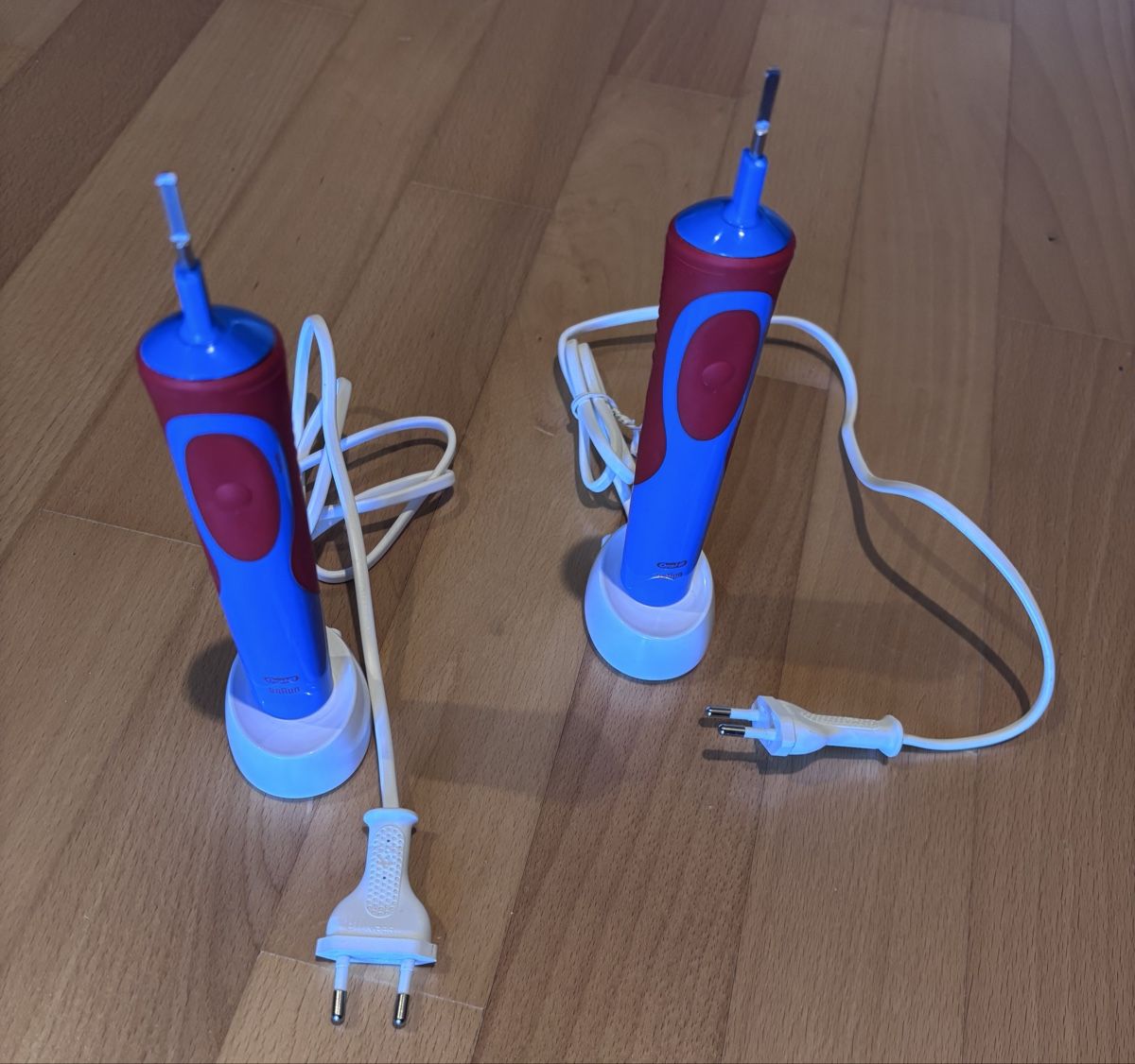 Oral B Zahnpflege: 2 Oral-B elektrische Zahnbürste – Gebraucht aus Bonstetten von swiss_diver 2