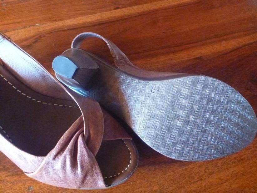 Scarpe da donna: Sandalen Weekend – Nuovo (secondo la descrizione) da Weisslingen venduto da TechnoFant 2