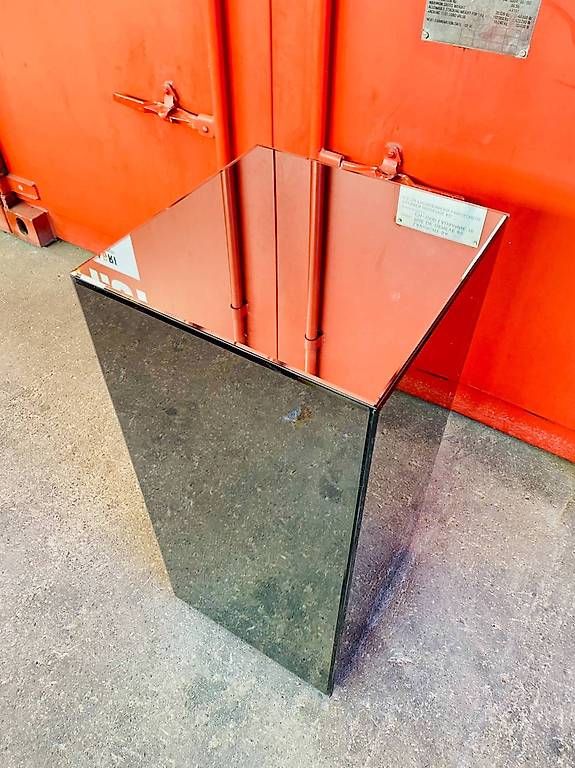 Regale: Présentoirs Cube Mirroirs – Gebraucht aus Orbe von con_2vql 1