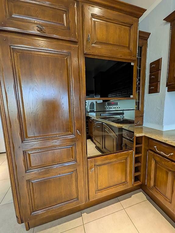 Cucine complete: Cuisine agencée en bois massif / granit – Usato da Echallens venduto da TL1040 3