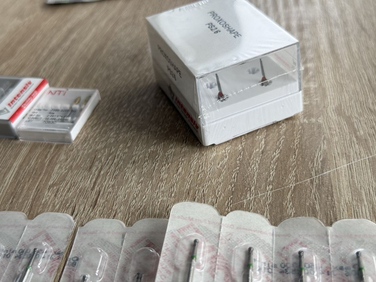 Attrezzature mediche: FG Diamantbohrer Zahnmedizin – Usato da Opfikon venduto da na0_rrc8 6